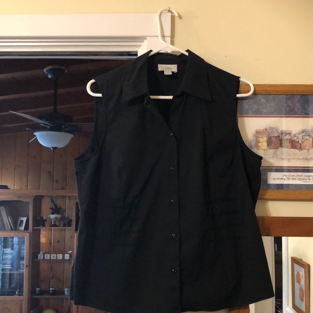 Sleeveless button down top